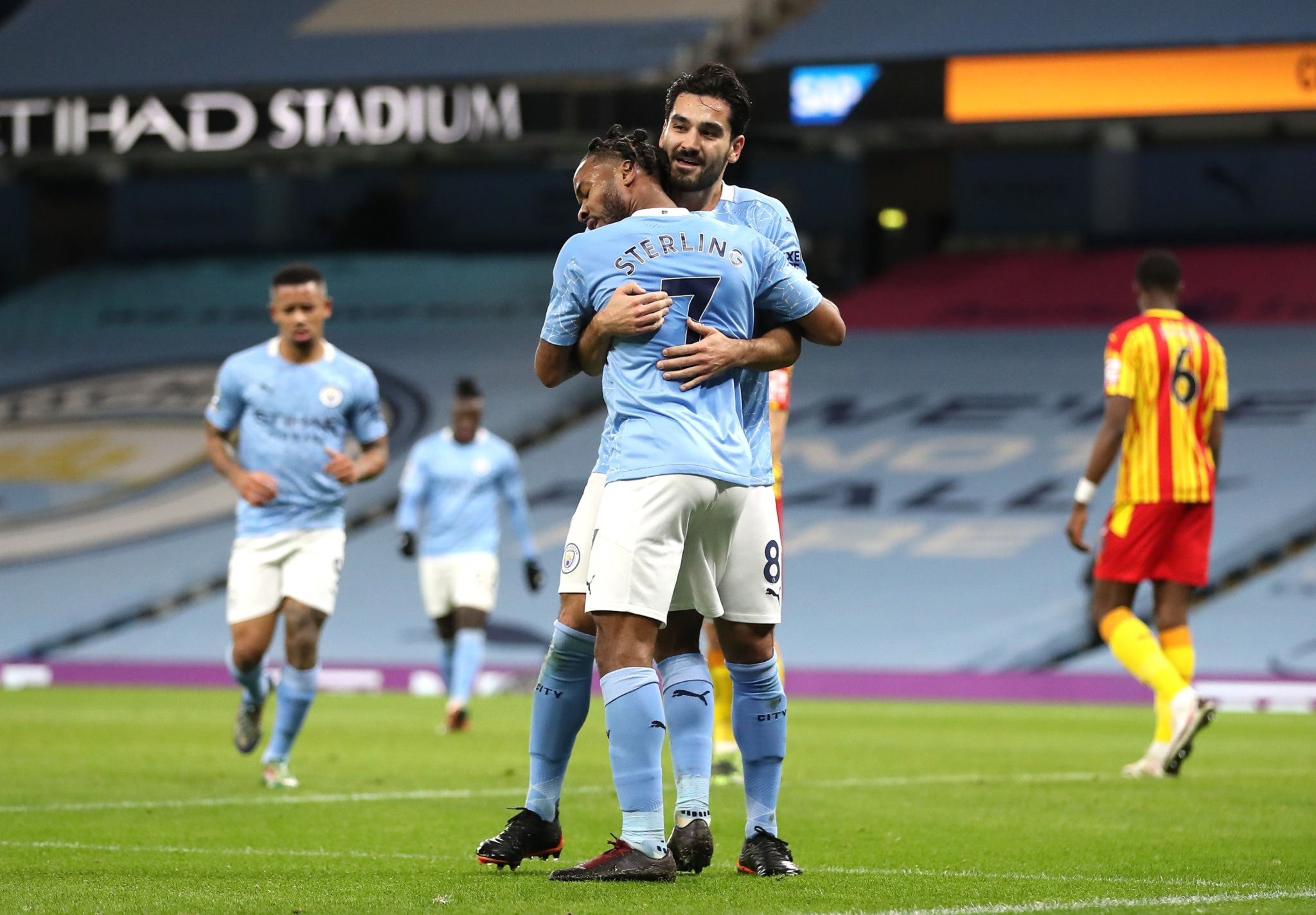 强大的豪门 强大的豪门